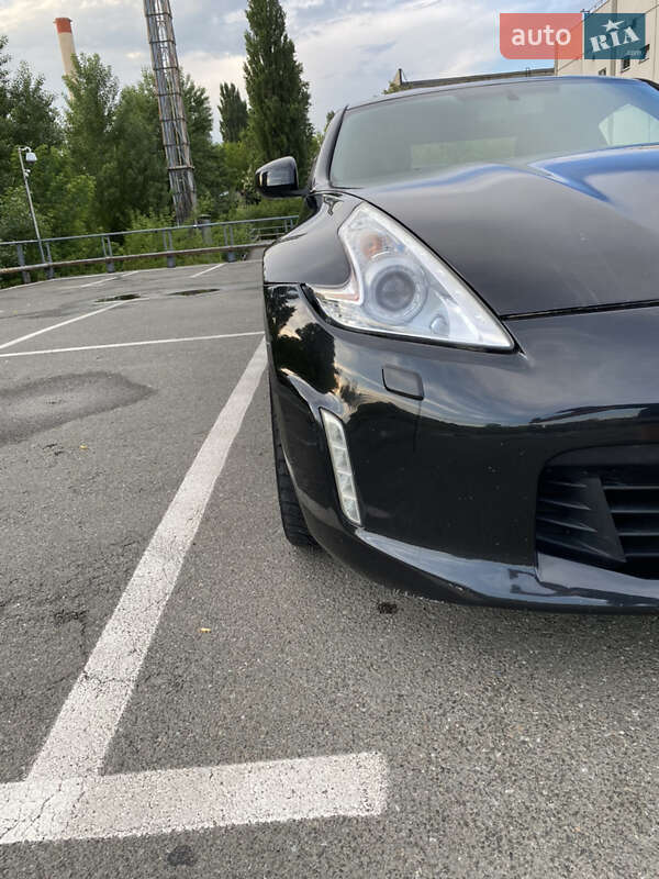 Купе Nissan 370Z 2015 в Киеве