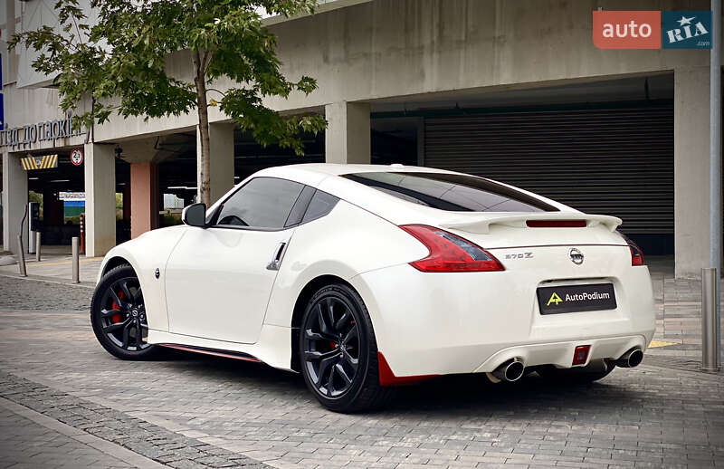Купе Nissan 370Z 2015 в Киеве фото 5 Купе Nissan 370Z 2015 в Киеве