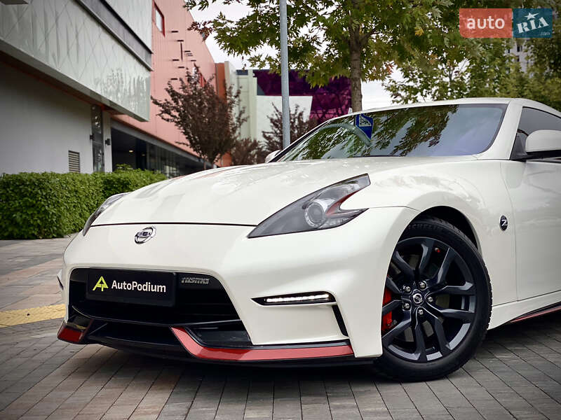 Купе Nissan 370Z 2015 в Киеве фото 12 Купе Nissan 370Z 2015 в Киеве