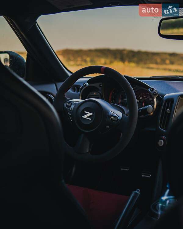Купе Nissan 370Z 2018 в Киеве фото 8 Купе Nissan 370Z 2018 в Киеве