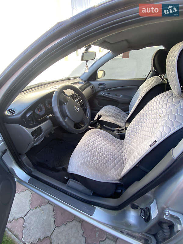 Седан Nissan Almera Classic 2011 в Гусятине