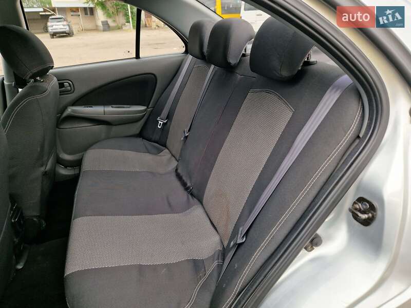 Седан Nissan Almera Classic 2010 в Миколаєві