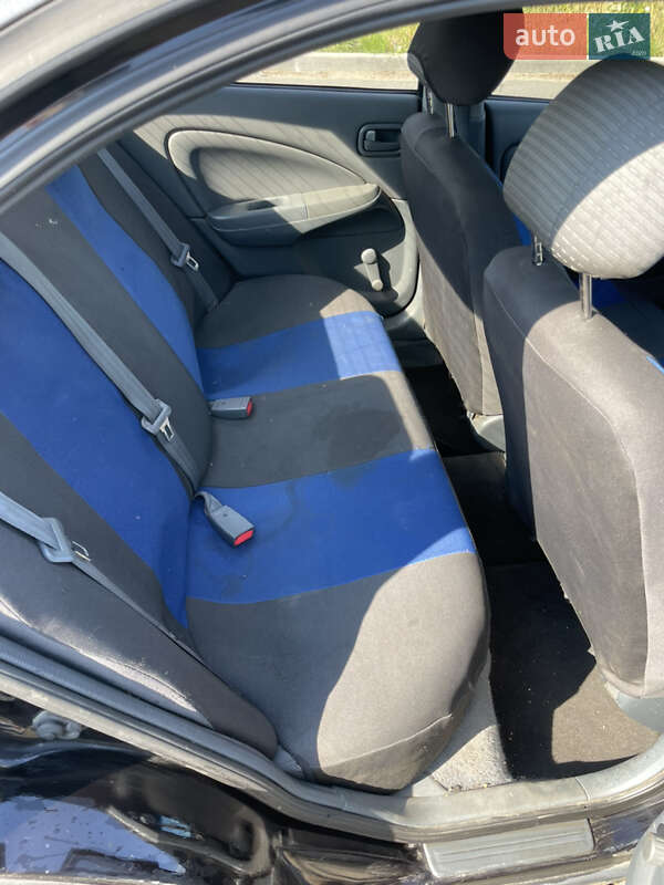 Седан Nissan Almera Classic 2006 в Києві