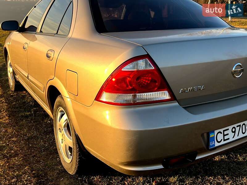 Седан Nissan Almera Classic 2010 в Черновцах