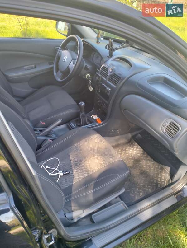 Седан Nissan Almera Classic 2007 в Полтаве