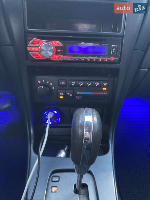 Седан Nissan Almera Classic 2006 в Дніпрі