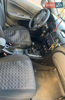 Седан Nissan Almera Classic 2011 в 