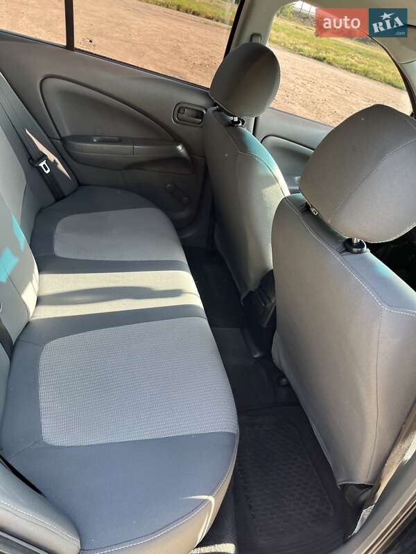 Седан Nissan Almera Classic 2008 в Вознесенську
