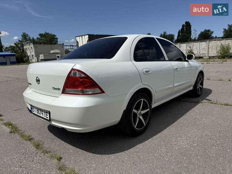 Седан Nissan Almera Classic 2012 в Кременчуге