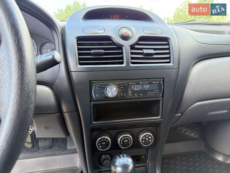 Седан Nissan Almera Classic 2012 в Кременчуге