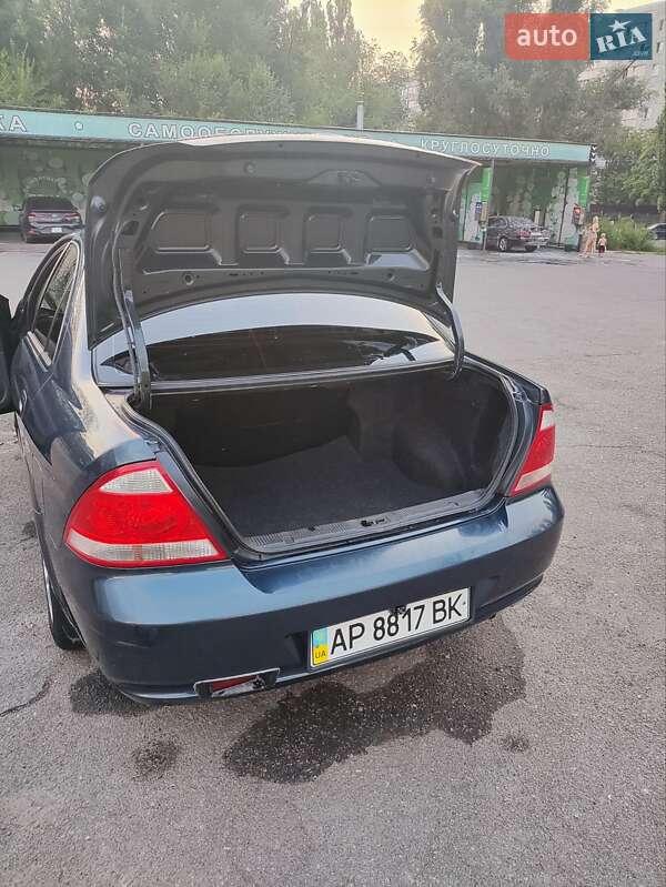 Седан Nissan Almera Classic 2008 в Запорожье