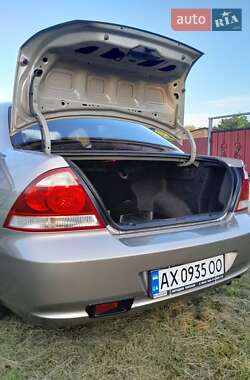 Седан Nissan Almera Classic 2012 в Карлівці