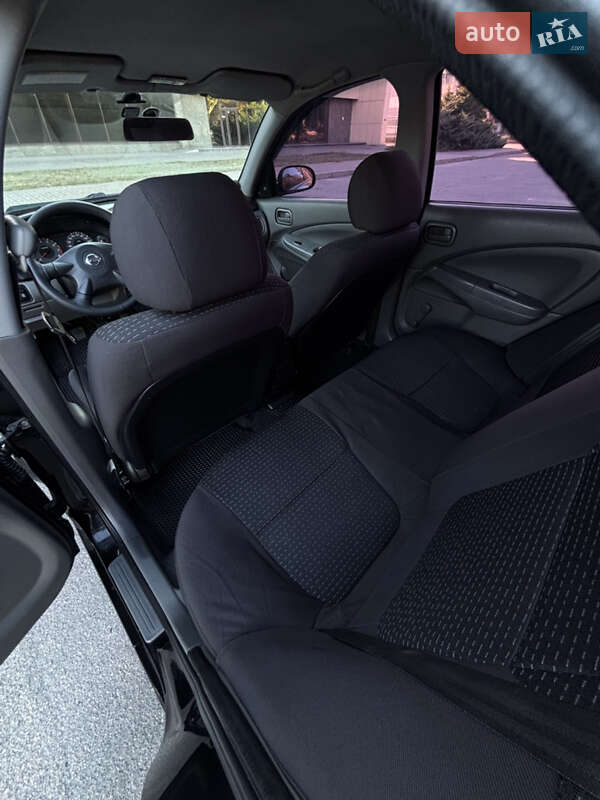 Седан Nissan Almera Classic 2008 в Запорожье