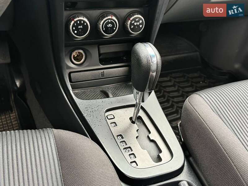 Седан Nissan Almera Classic 2011 в Киеве фото 29 Седан Nissan Almera Classic 2011 в Киеве