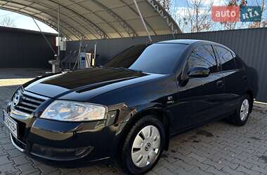 Седан Nissan Almera Classic 2009 в Черновцах