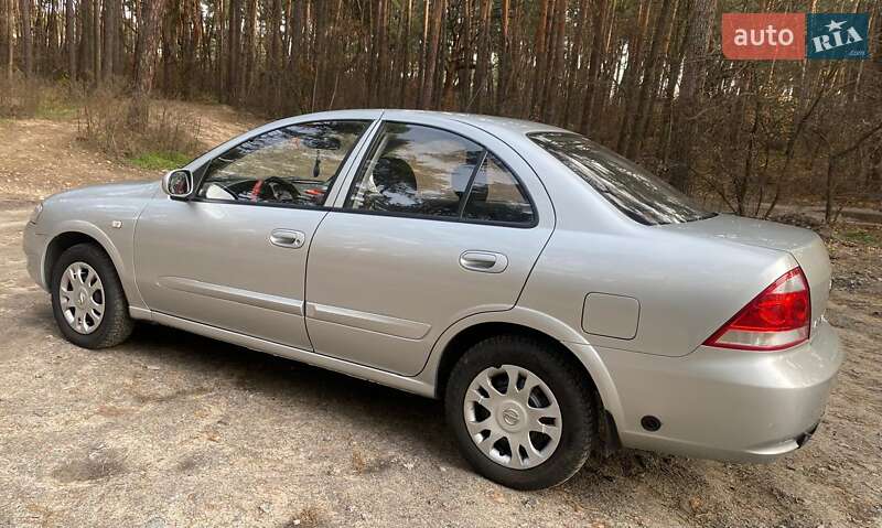 Седан Nissan Almera Classic 2011 в Киеве