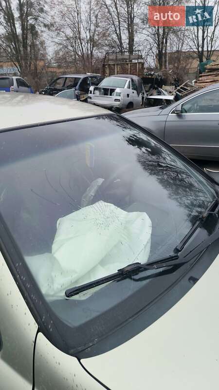 Седан Nissan Almera Classic 2008 в Остроге