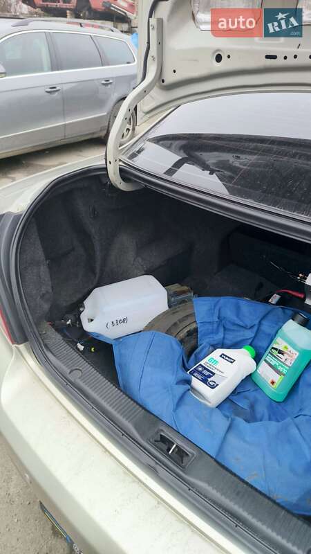 Седан Nissan Almera Classic 2008 в Остроге