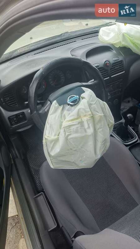 Седан Nissan Almera Classic 2008 в Остроге