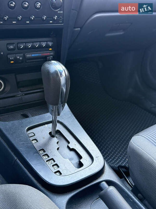 Седан Nissan Almera Classic 2007 в Черновцах