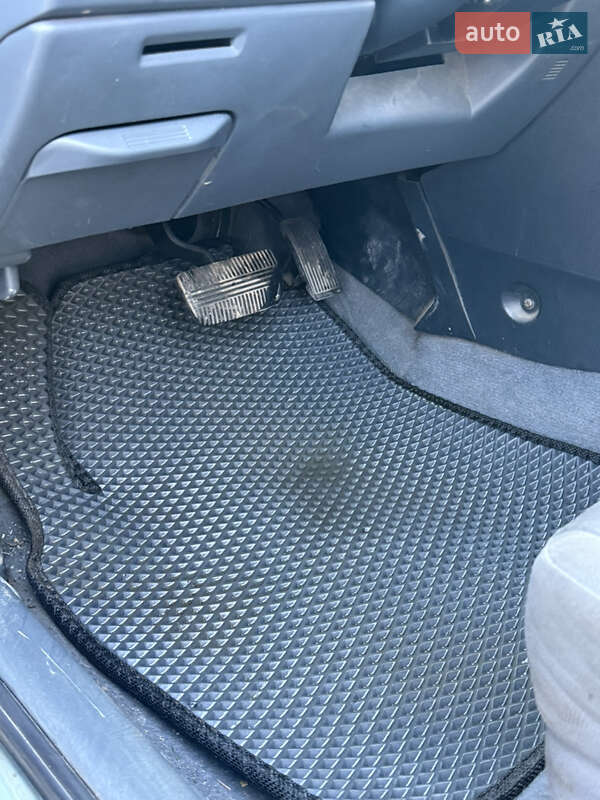 Седан Nissan Almera Classic 2007 в Черновцах