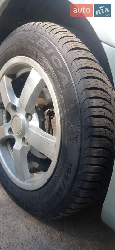 Седан Nissan Almera Classic 2006 в Малине