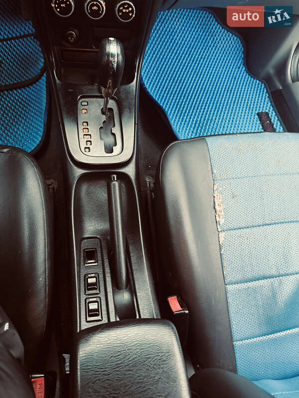 Седан Nissan Almera Classic 2008 в Ивано-Франковске