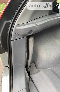 Хэтчбек Nissan Almera Tino 2004 в 