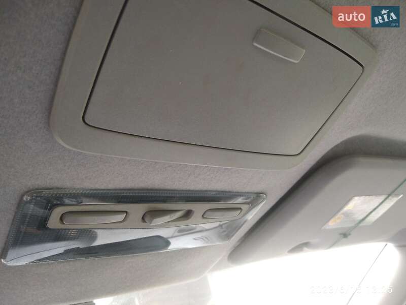 Минивэн Nissan Almera Tino 2005 в Львове