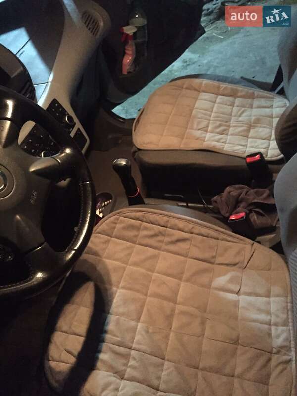 Мінівен Nissan Almera Tino 2005 в Львові