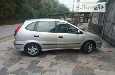 Минивэн Nissan Almera Tino 2004 в Шпитьках