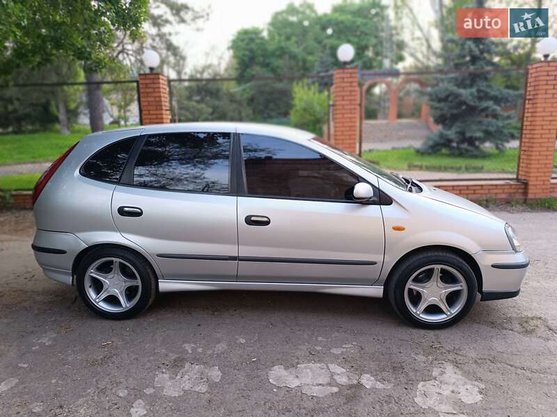 Минивэн Nissan Almera Tino 2005 в Одессе