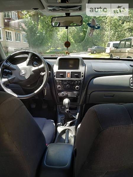 Хэтчбек Nissan Almera 2005 в Радомышле