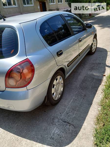 Хэтчбек Nissan Almera 2005 в Радомышле