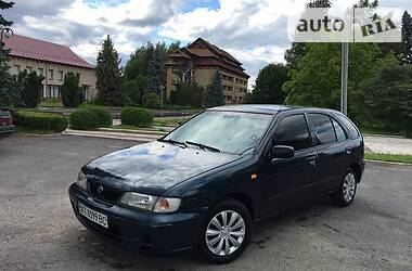 Хетчбек Nissan Almera 1996 в 