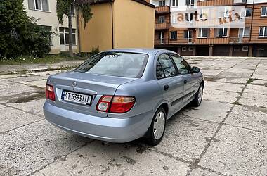 Седан Nissan Almera 2004 в Ивано-Франковске