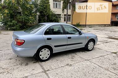 Седан Nissan Almera 2004 в Ивано-Франковске