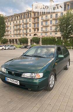 Хэтчбек Nissan Almera 1997 в Одессе