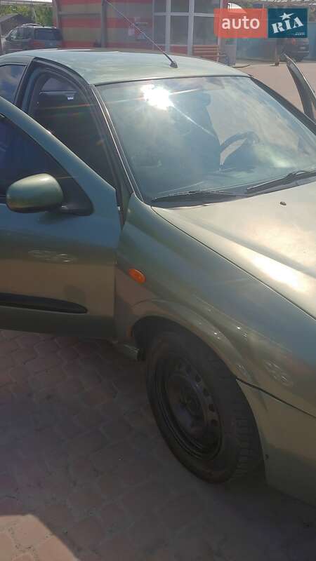 Седан Nissan Almera 2003 в Рівному