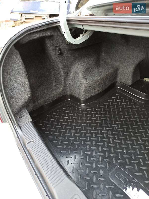 Седан Nissan Almera 2010 в Гайсину