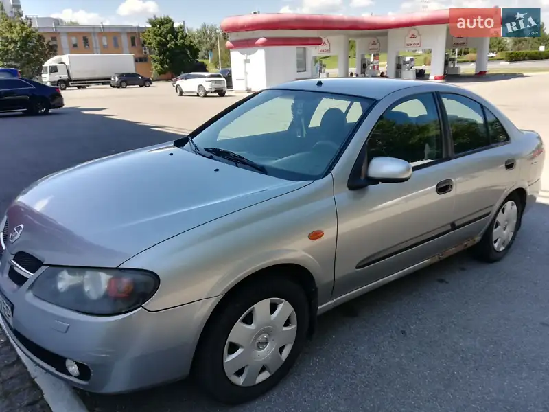 Nissan Almera