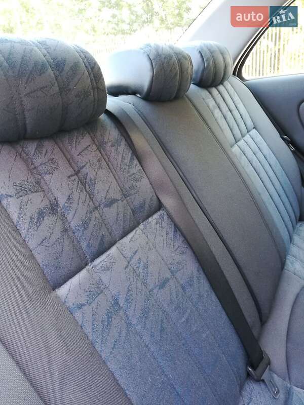 Седан Nissan Almera 2004 в Дніпрі