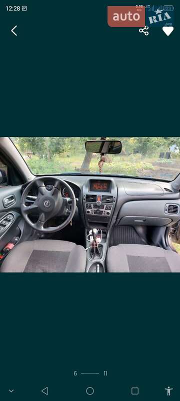 Седан Nissan Almera 2005 в Каменском