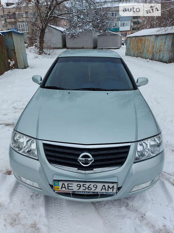Nissan Almera