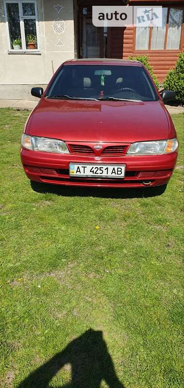 Седан Nissan Almera 1995 в Коломые