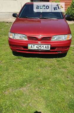 Седан Nissan Almera 1995 в Коломые