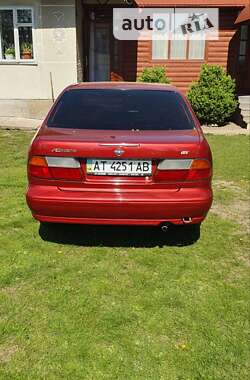 Седан Nissan Almera 1995 в Коломиї