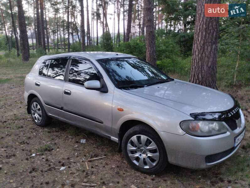 Хэтчбек Nissan Almera 2002 в Житомире