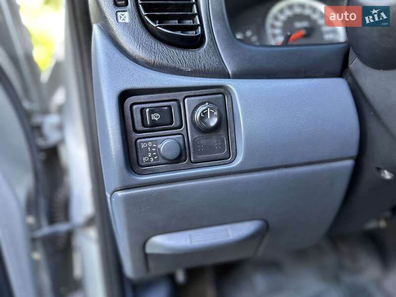 Седан Nissan Almera 2005 в Богодухіву