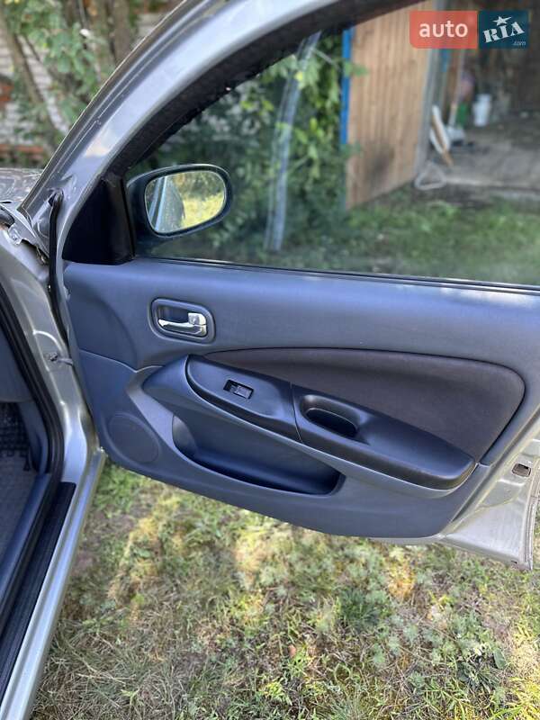 Седан Nissan Almera 2005 в Богодухіву